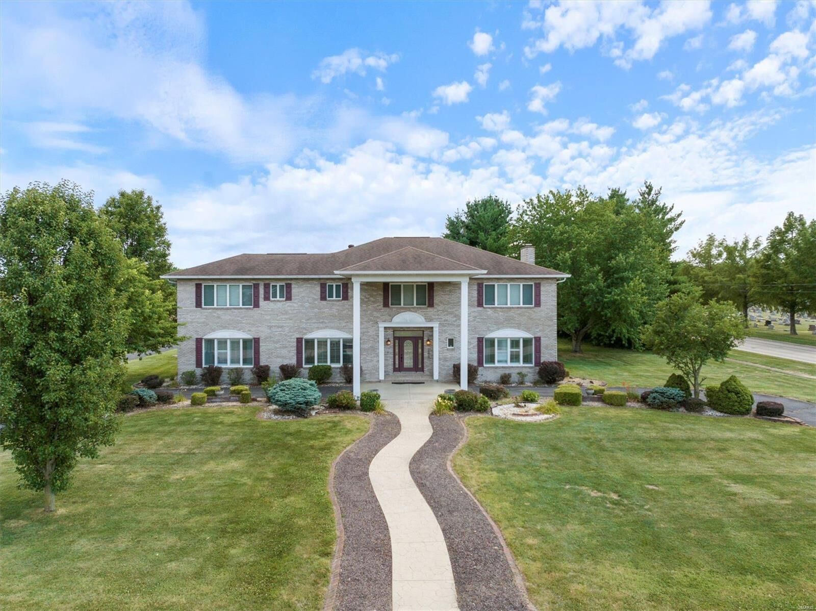 Property Photo: 1500 Ballyvaughn Court IL 62246