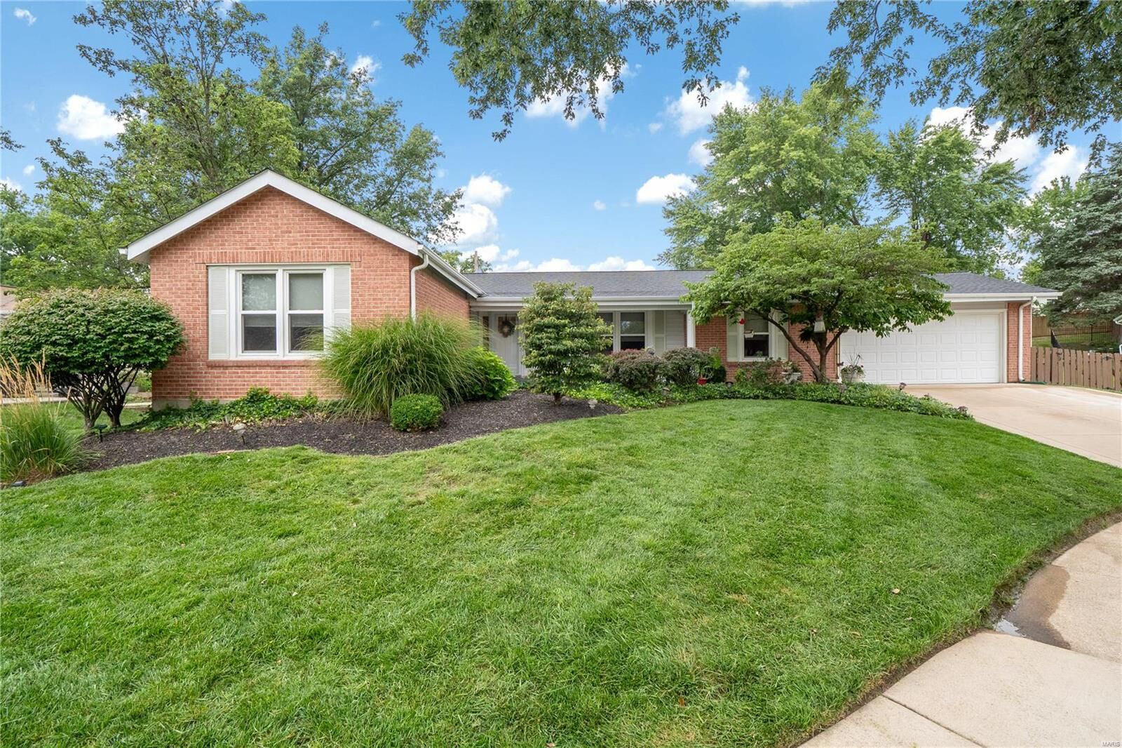 Property Photo: 5 Youngstown Court MO 63017