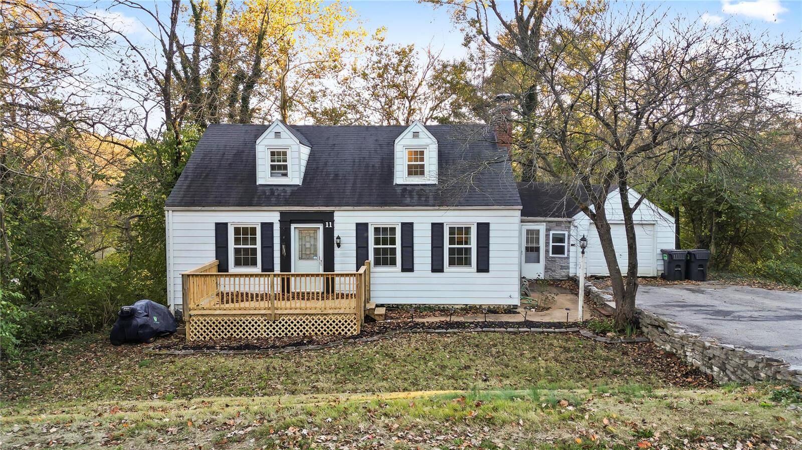 Property Photo:  11 Hilldale Drive  IL 62223 