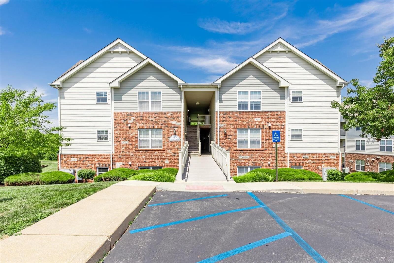 Property Photo: 1433 Piedmont Circle MO 63304