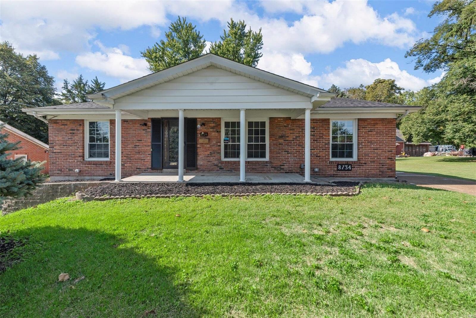 Property Photo: 8734 North Avenue MO 63114