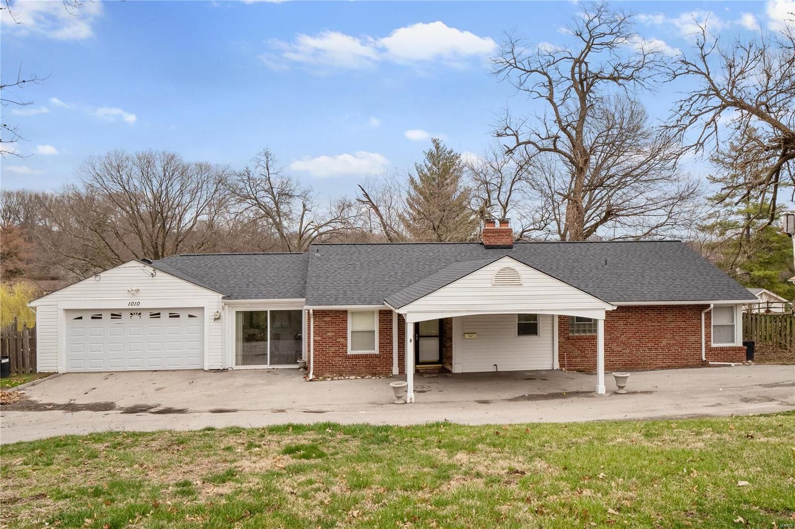 Property Photo:  1010 N Florissant Road  MO 63135 