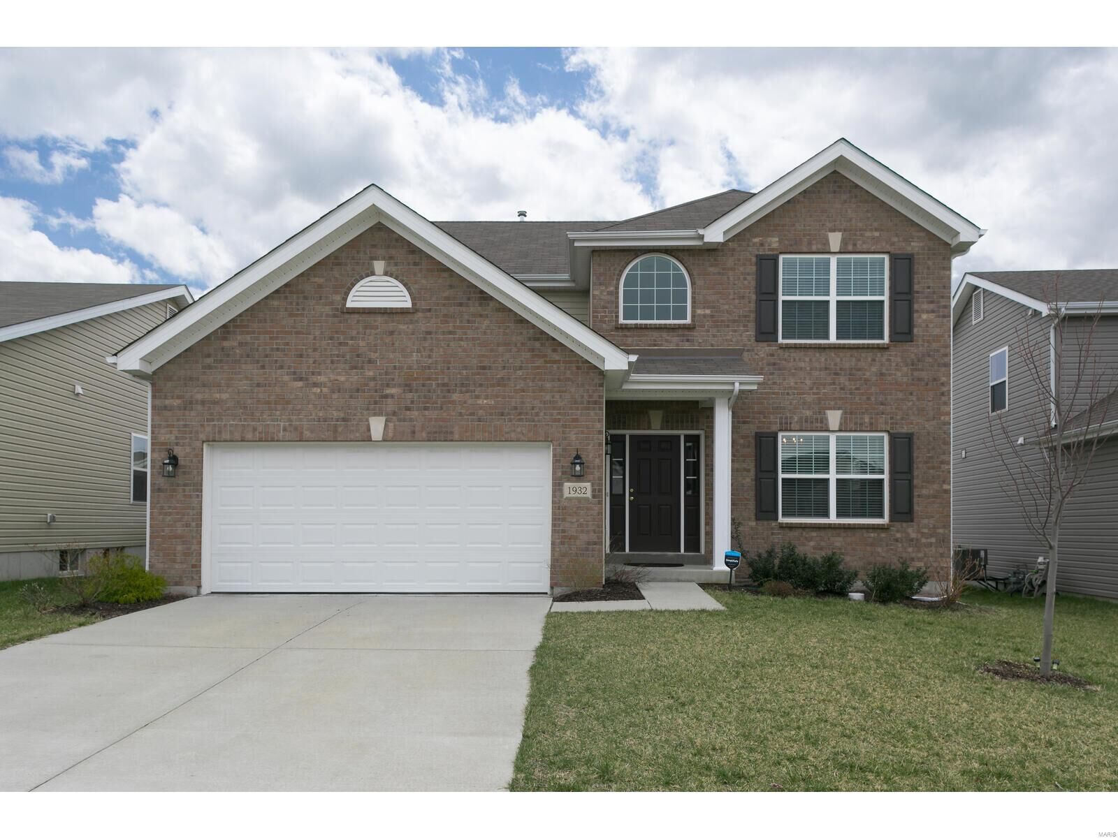 Property Photo: 1932 Maryland Oaks Circle MO 63146