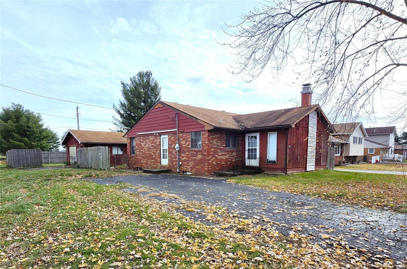 Property Photo:  900 Indiana Avenue  IL 62087 