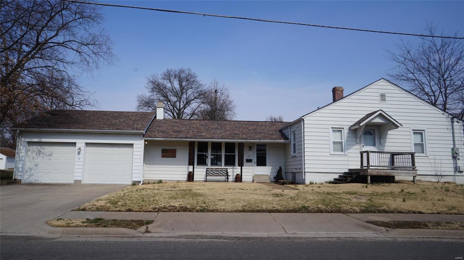 Property Photo:  117 E Hill Street  IL 62243 