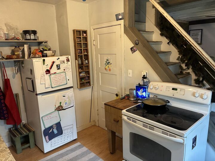 Property Photo:  203 SE 3rd Ave  ND 58761 