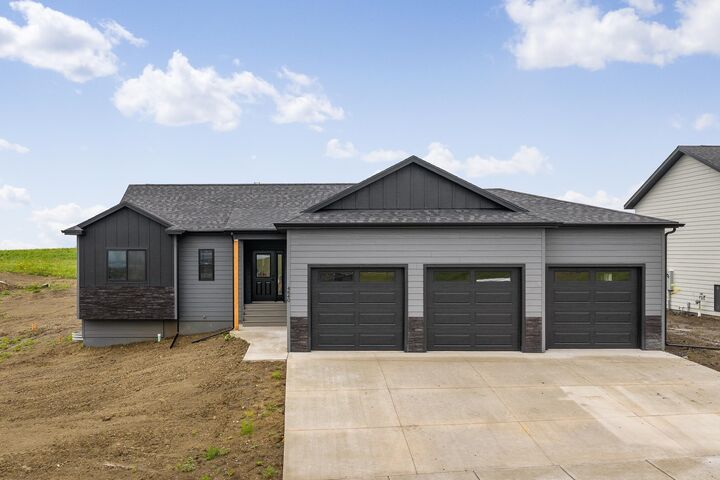 4840 Papillion Dr  Rapid City SD 57703 photo