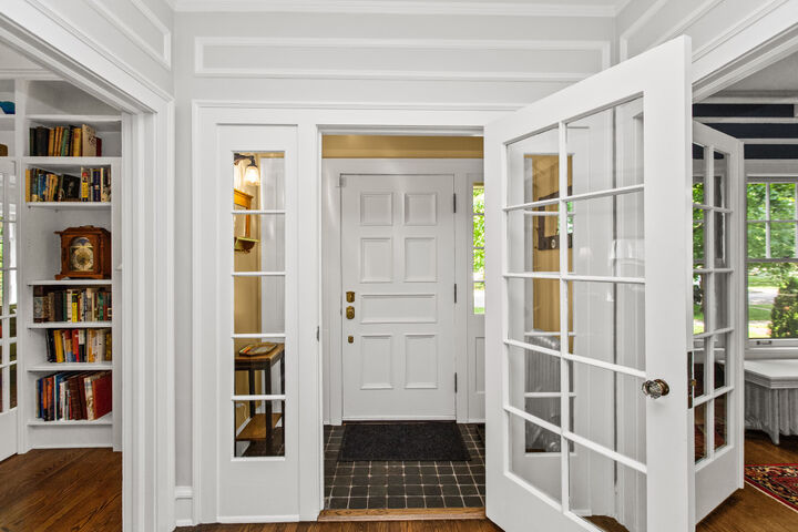 Property Photo: 2011 Orrington Avenue IL 60201