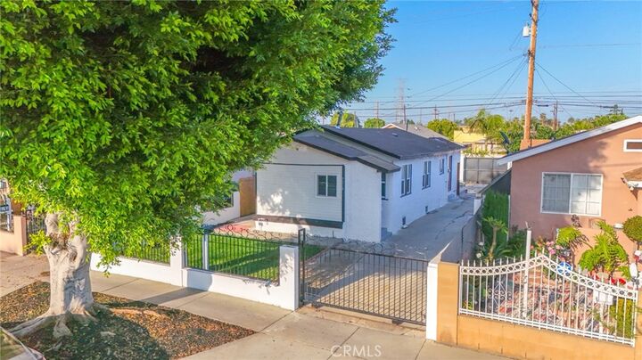 Property Photo: 9218 Hooper Avenue CA 90002