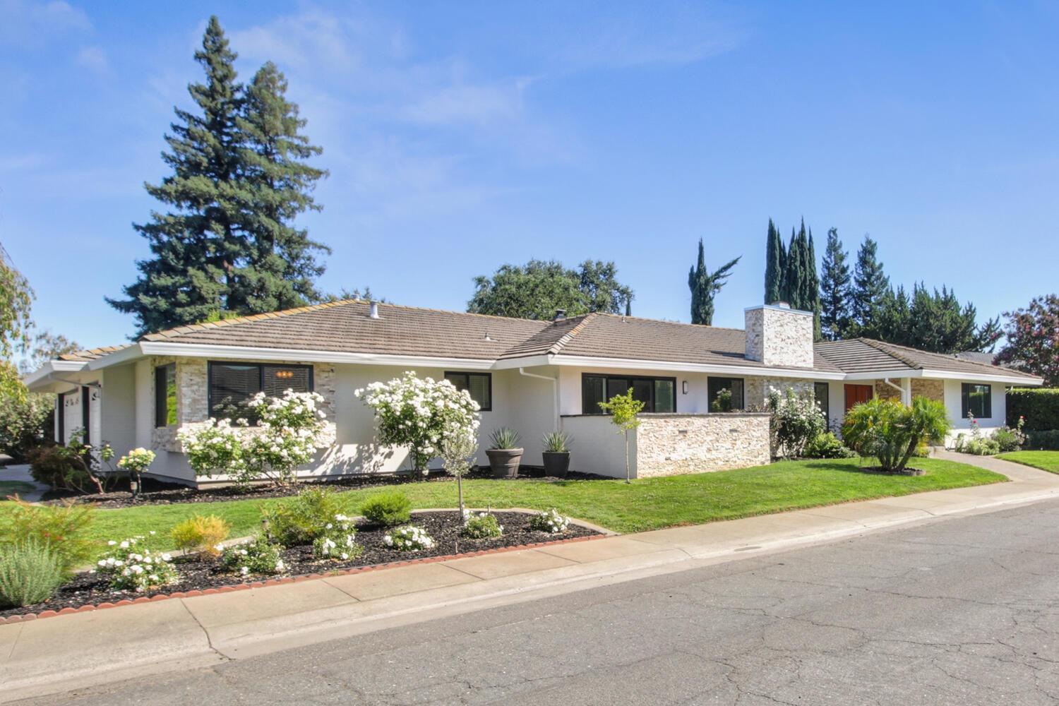 Property Photo: 333 Claydon Way CA 95864