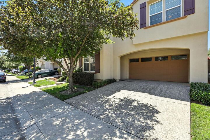 Property Photo: 5423 Knotty Pine Way CA 95835
