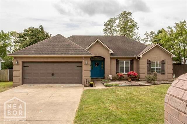 Property Photo:  813 Amberwood Cove  AR 72401 