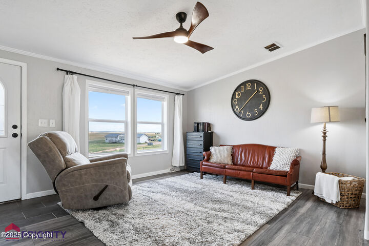 Property Photo: 24 N Rangeland Ln - WY 82727
