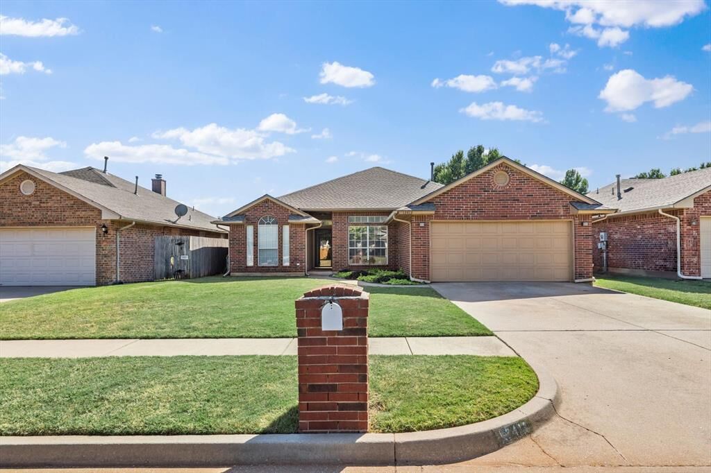 Property Photo:  13413 Mayberry Place  OK 73142