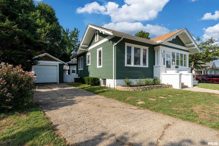 Property Photo:  544 E Main Street  IL 62832 