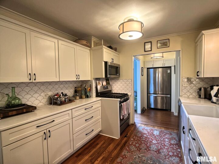 Property Photo: 901 S Johnson Avenue IL 62901