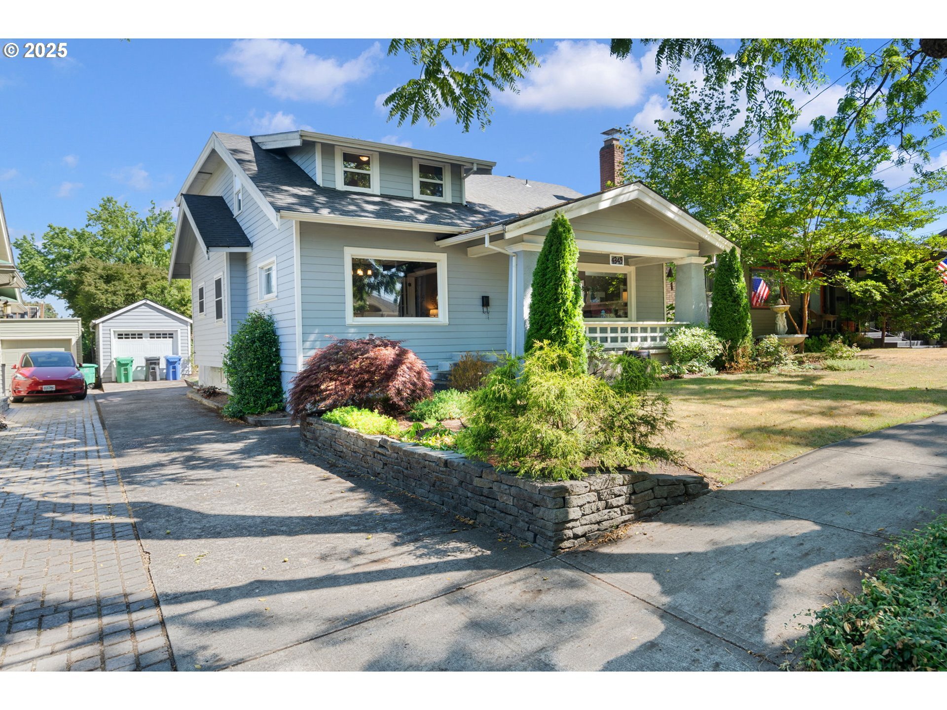 Property Photo: 4349 NE Glisan St OR 97213