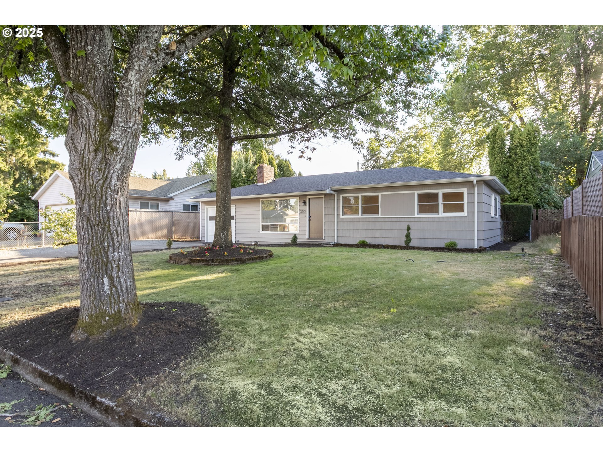 Property Photo: 300 Baltimore Way WA 98664