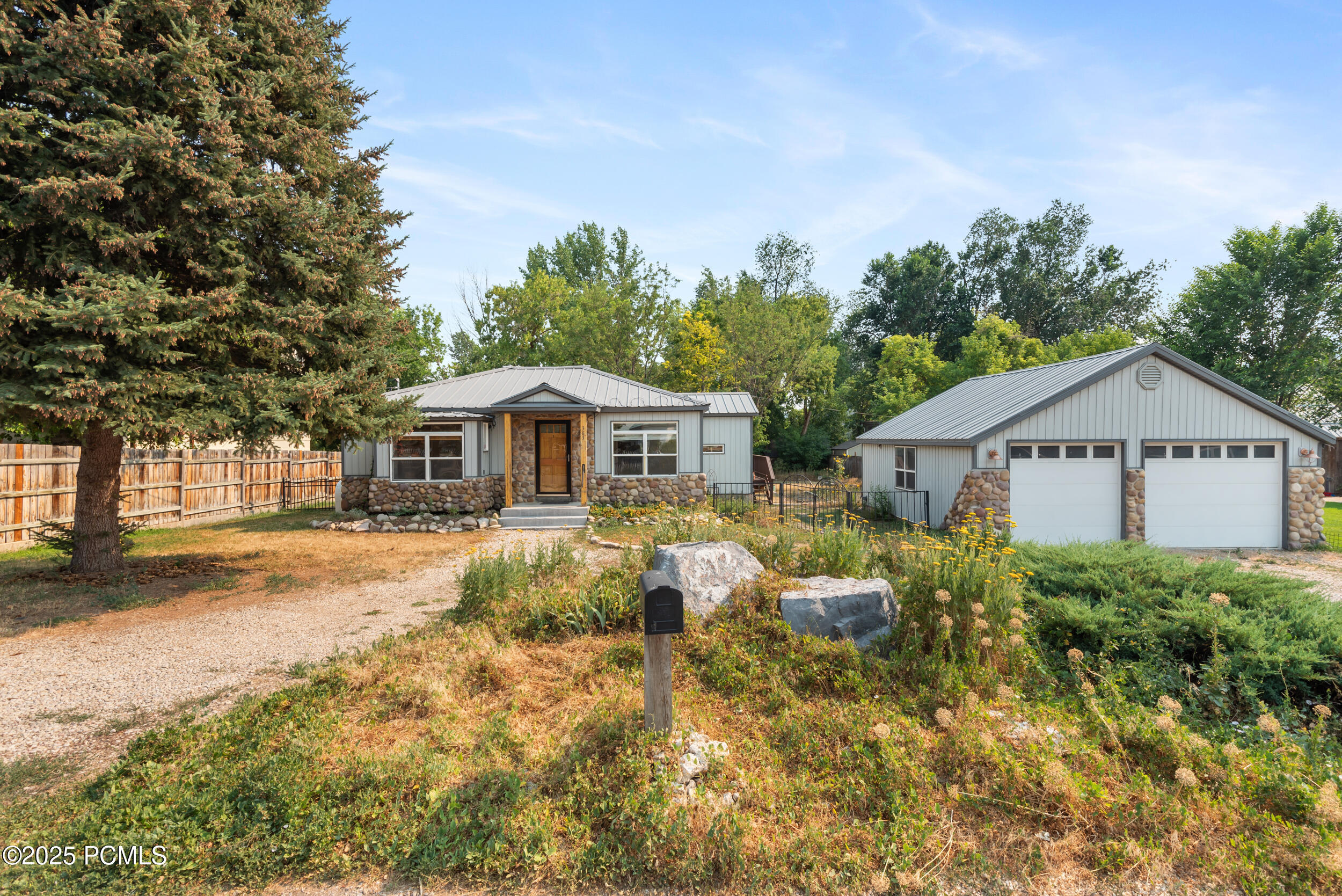 Property Photo: 383 N 100 UT 84049
