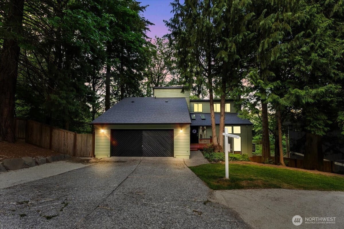 21827  4th Avenue SE  Bothell WA 98021 photo