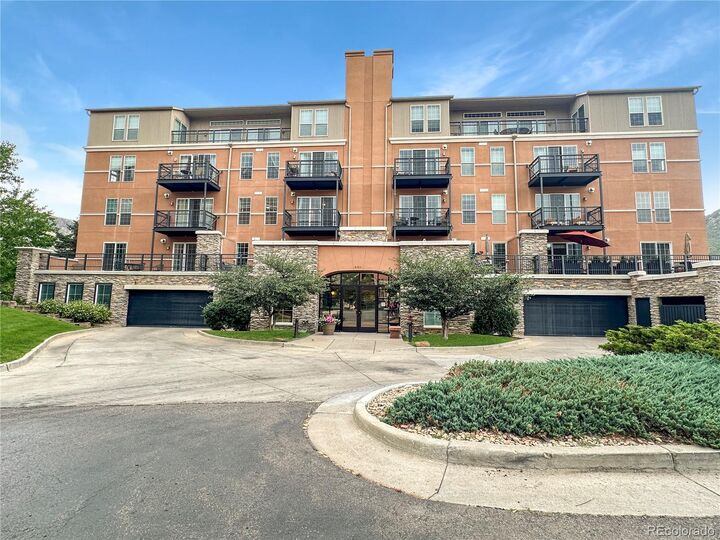 Property Photo:  620 11th Street 202  CO 80401 