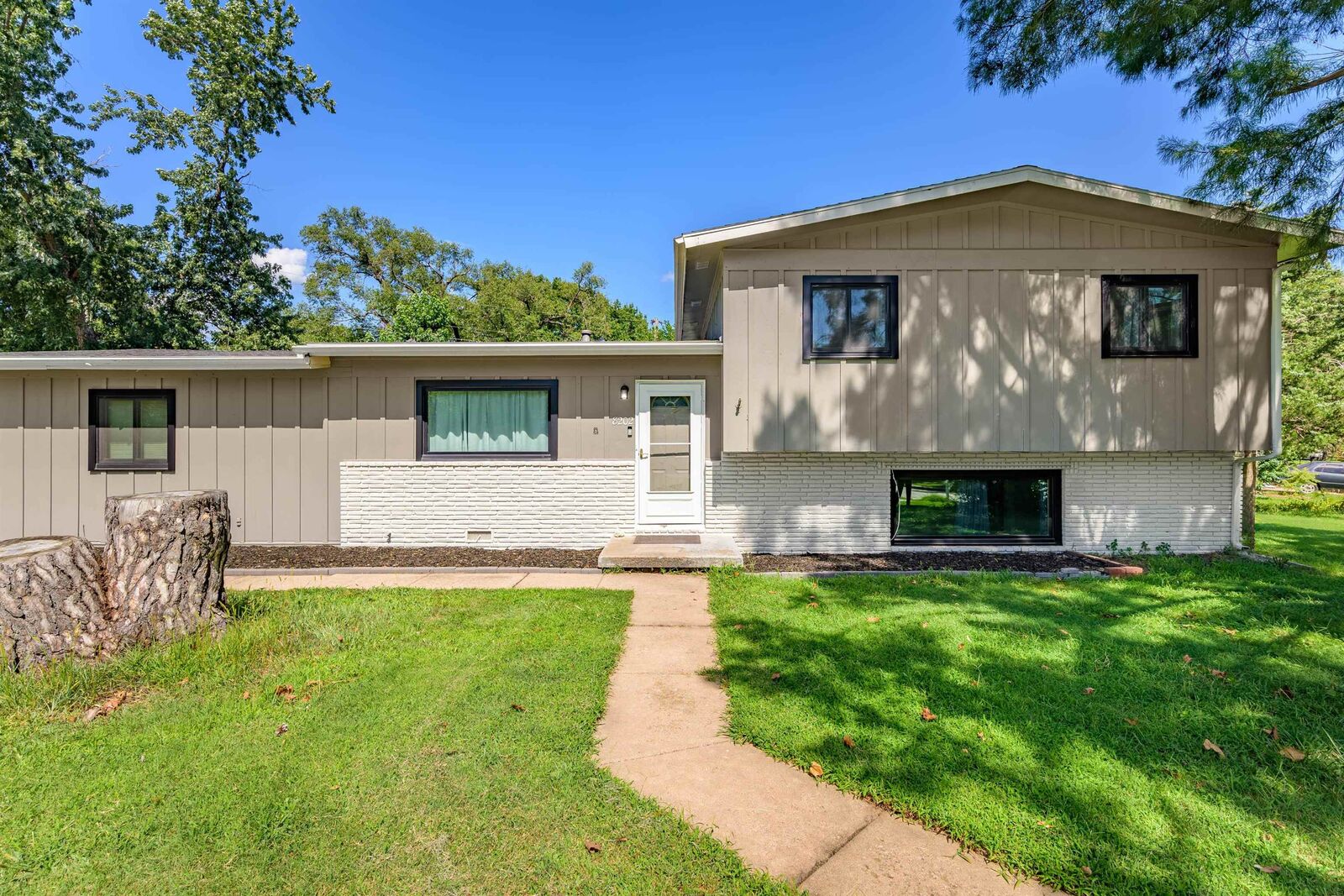 Photo de la propriété:  8202 E Morningside St  KS 67207-1127 