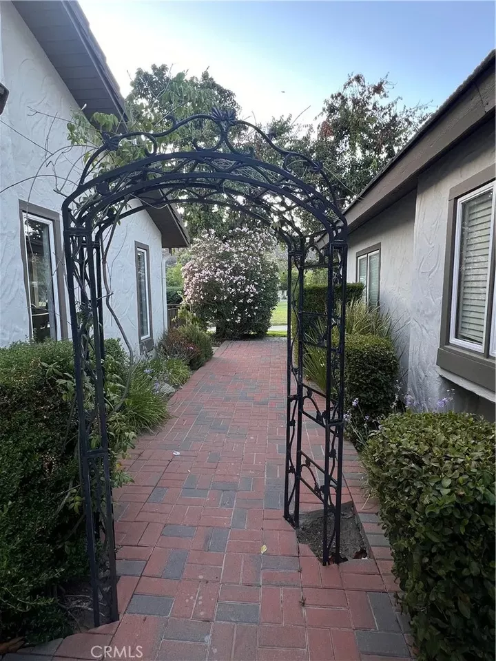 Property Photo: 38285 Oaktree CA 92562