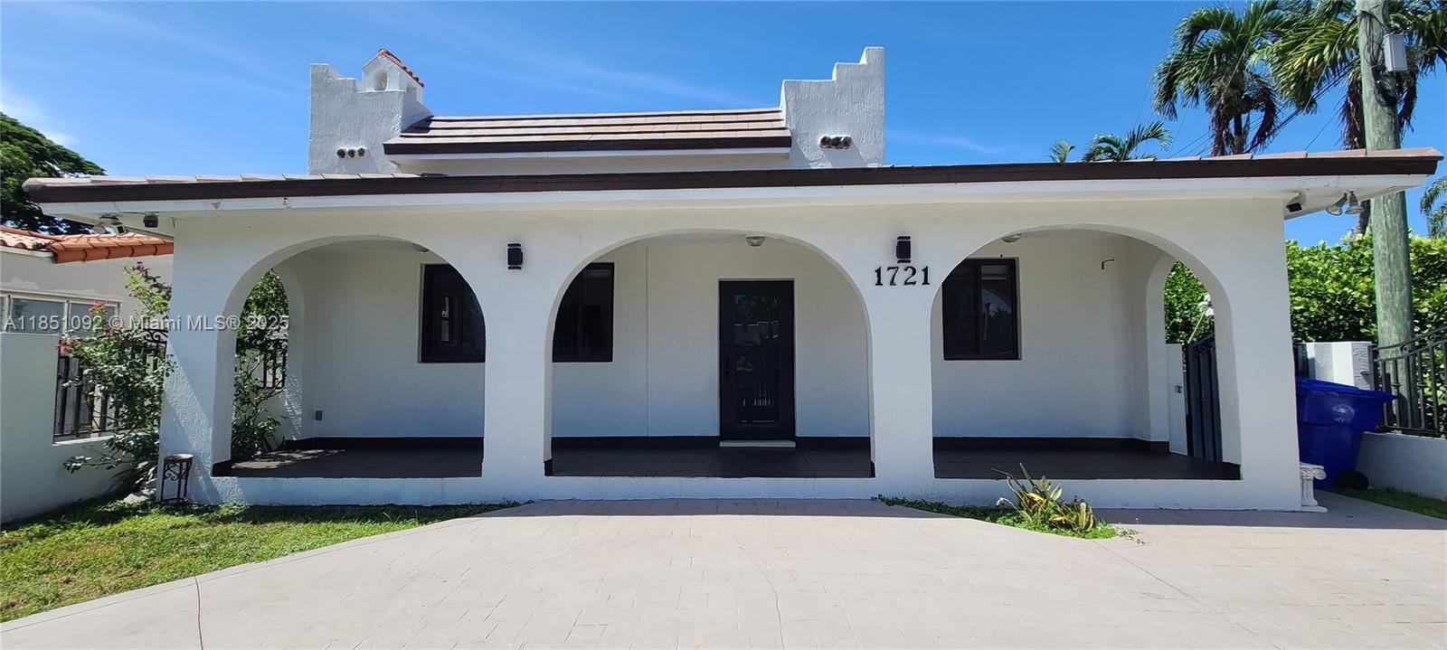 Property Photo:  1721 SW 24th Ter  FL 33145 
