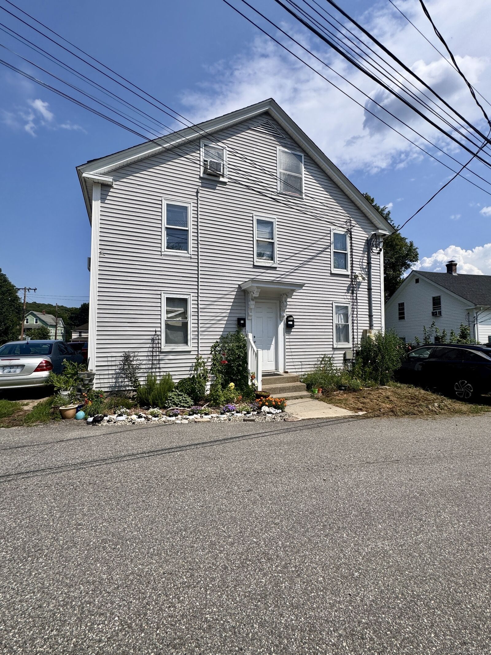 Property Photo:  21-27 Union Street  CT 06354 