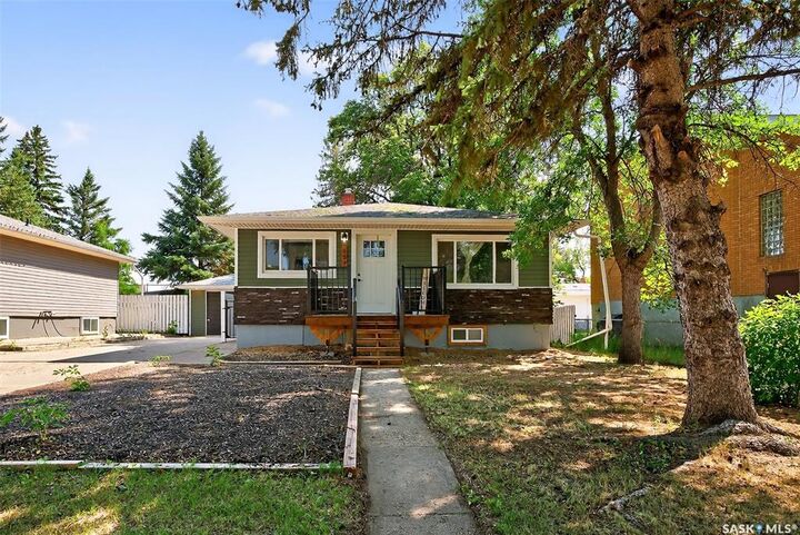 657 Grandview Street W  Moose Jaw SK S6H 5L3 photo