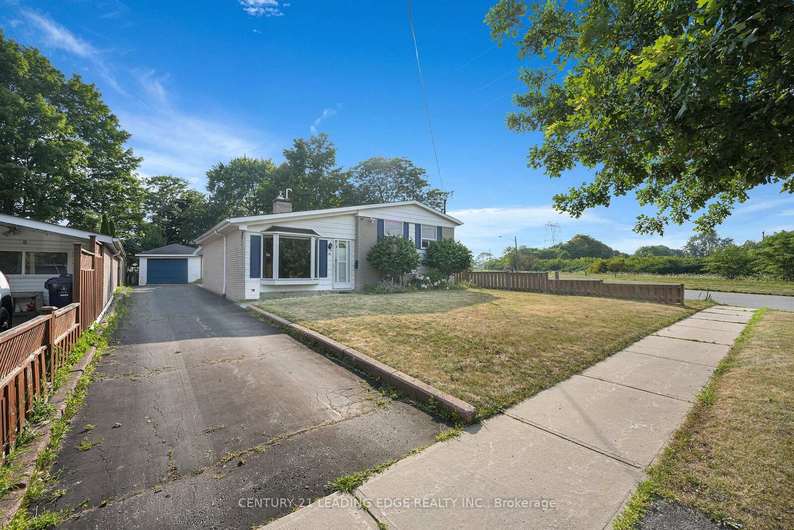 Property Photo: 36 Benshire Drive ON M1H 1M3
