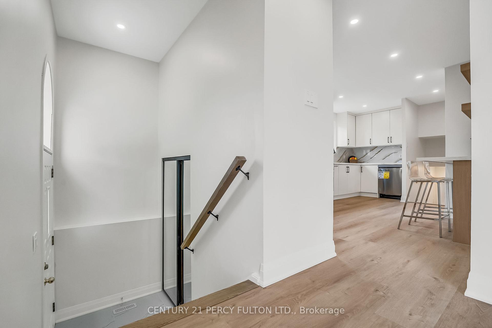Property Photo:  33 Pettibone Square  ON M1W 2J1 