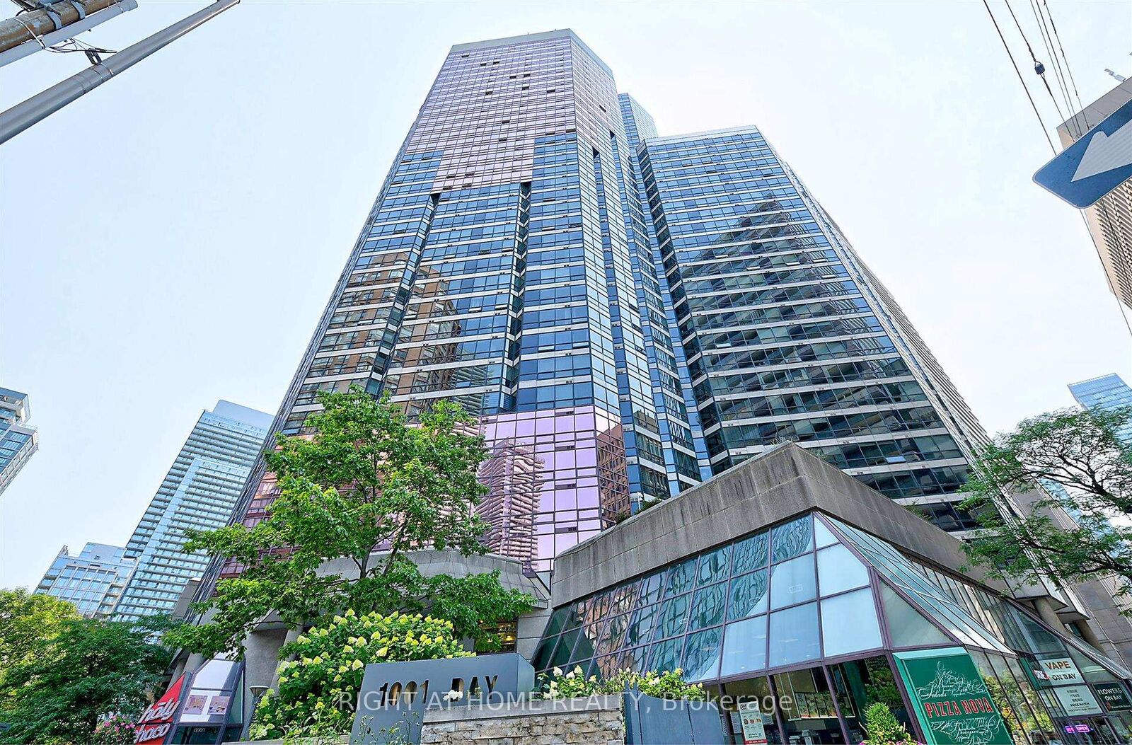 Property Photo: 1001 Bay Street 1110 ON M5S 3A6