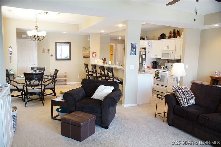 Property Photo: 807 Harbour Towne 807 E MO 65049