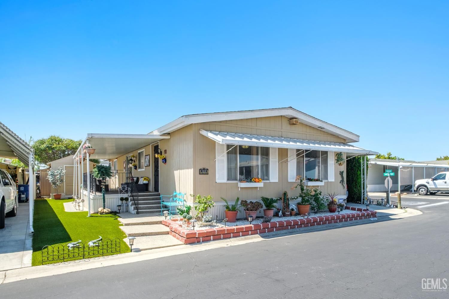 Property Photo: 2575 S Willow Avenue 98 CA 93725