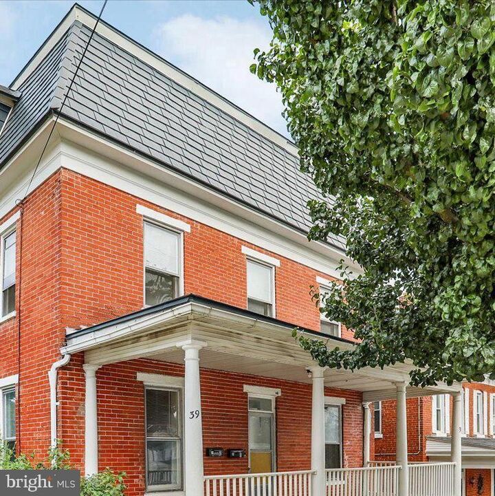 Property Photo:  39 Henrietta Street  PA 17356 