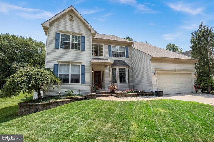 Property Photo:  5 Trakenner Walk  NJ 08080 