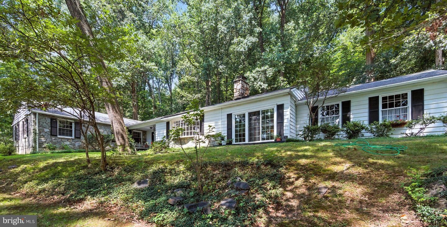 Property Photo:  315 Old Kings Highway  PA 19335 