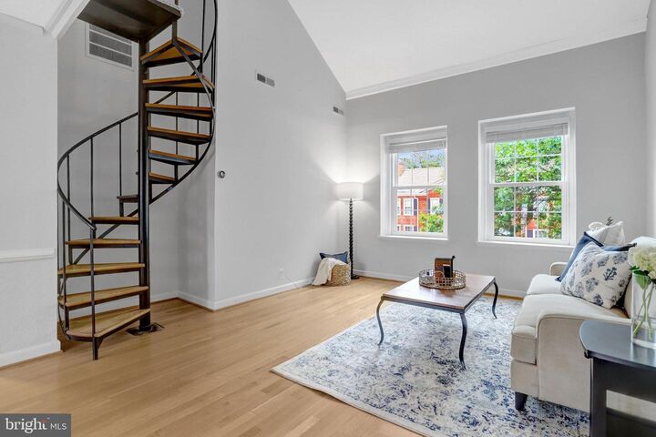 Property Photo: 4822 29th Street S C2 VA 22206