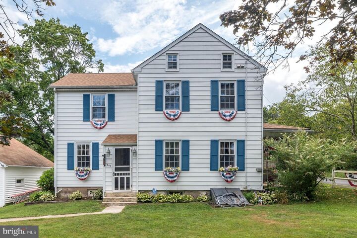Property Photo: 343 E Dark Hollow Road PA 18947