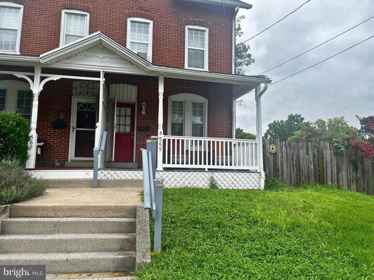 565 N Cedar Street  Spring City PA 19475 photo