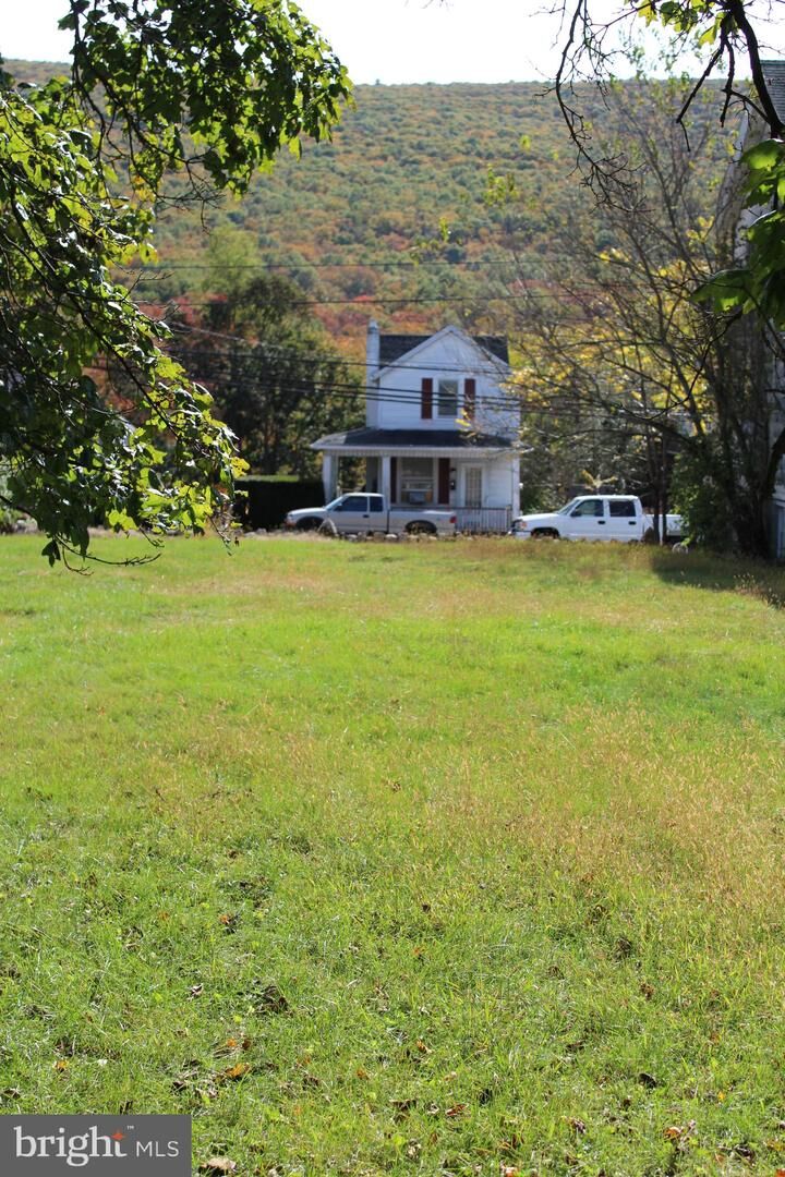 Property Photo:  453 E Market Street  PA 17098 