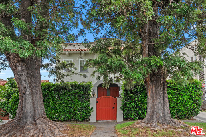 Property Photo:  1357 S Cloverdale Ave  CA 90019 