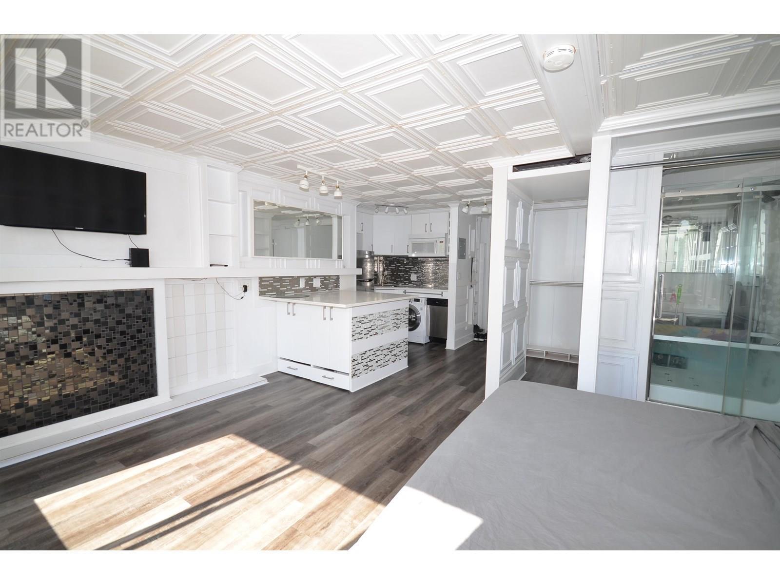 Property Photo:  1250 Burnaby Street 401  BC V6E 1P5 