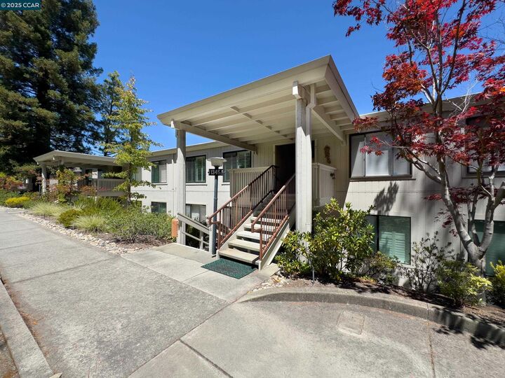 Property Photo: 1345 Singingwood Ct 5 CA 94595