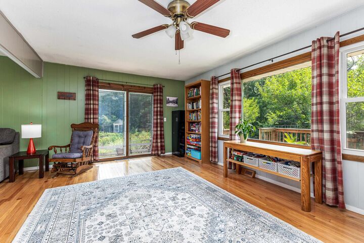 Property Photo:  3565 St Catherine Road  IA 52031 