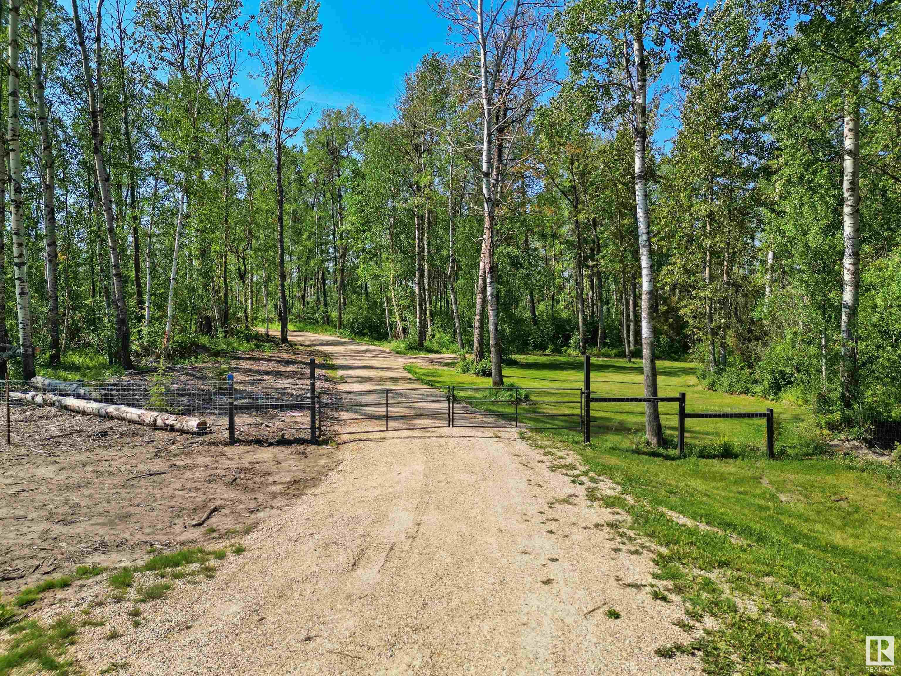 Property Photo:  47426 Range Road 72  AB T0C 0S0 