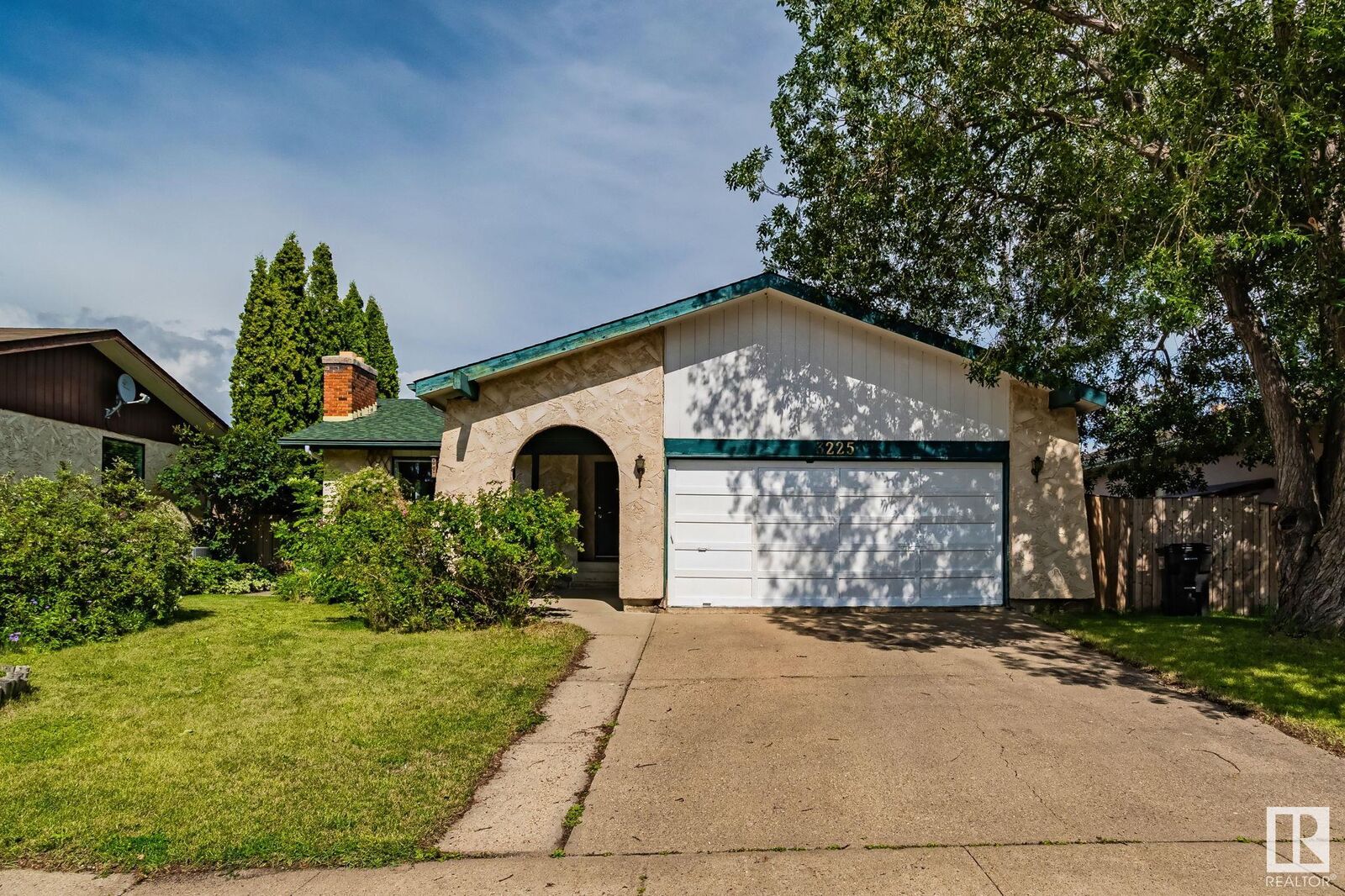Property Photo: 3225 108 Street NW AB T6J 3C9
