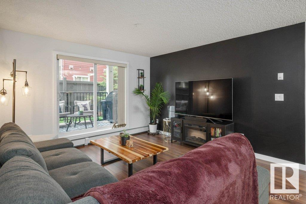 Photo de la propriété: 6076 Schonsee Way NW 138 AB T5Z 0K8