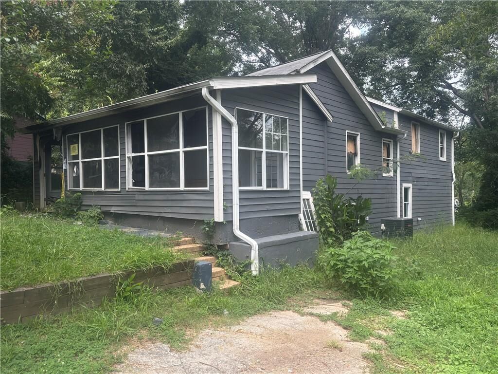Property Photo:  2387 Saint James Drive NW  GA 30318 